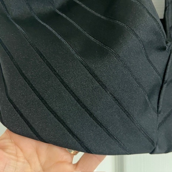 Beach Bunny Halter Top Black Striped Sleeveless Swim Top XL‎ - Picture 4 of 7